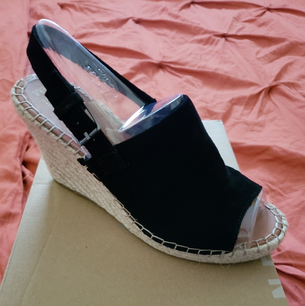 New Tom's Monica